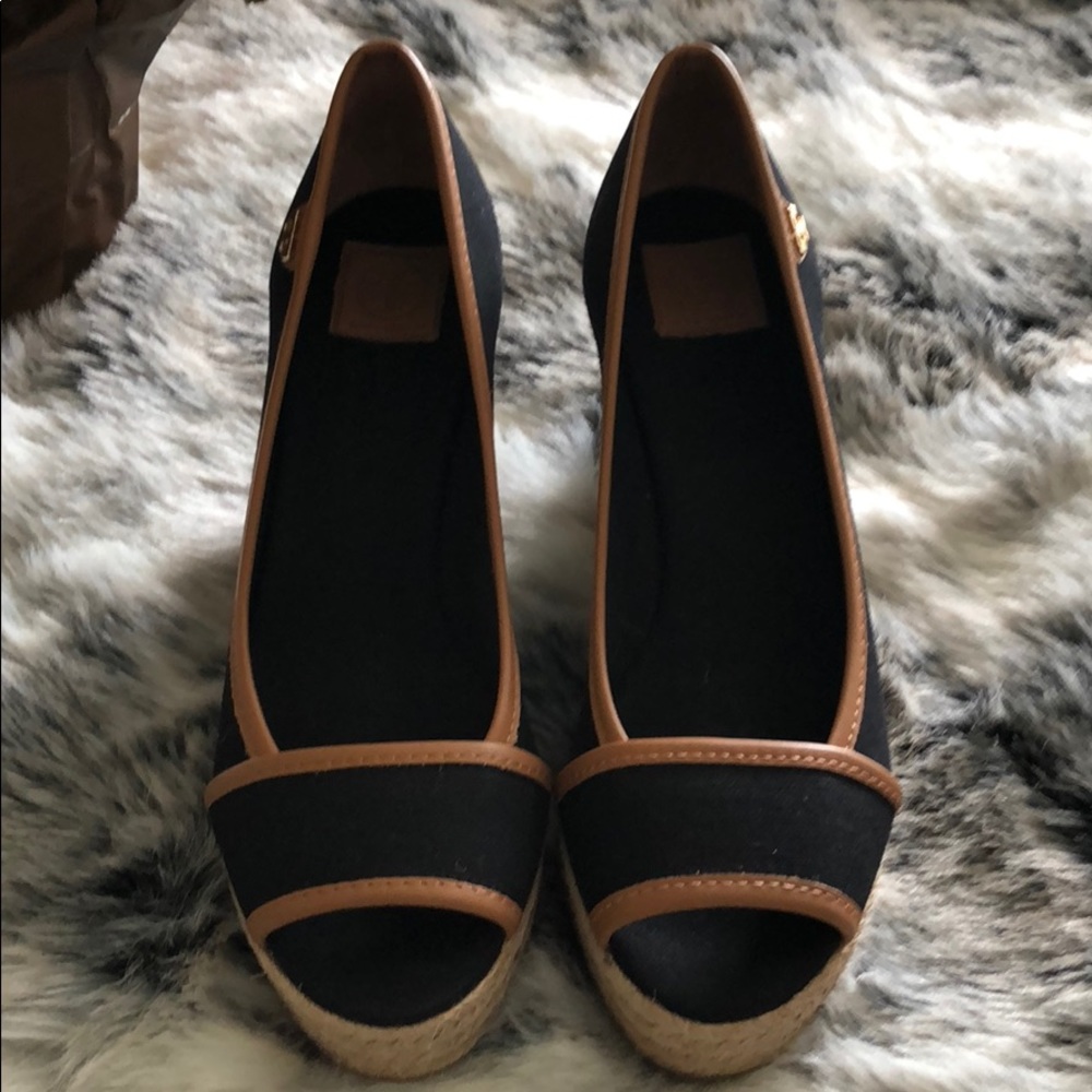 Tory Burch Majorca Peep Toe Canvas Wedge Black/Tan - Picture 3 of 8